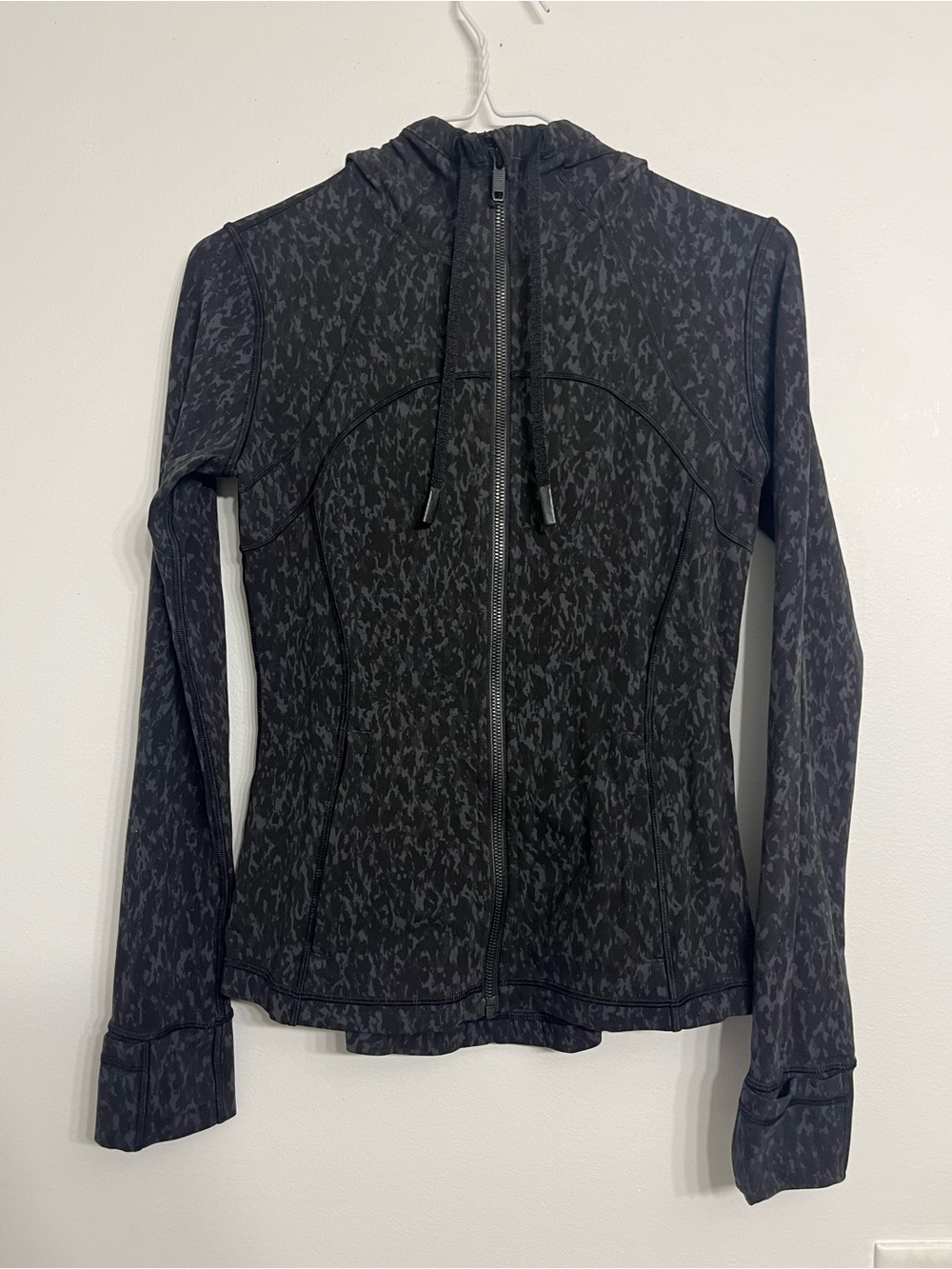 Lululemon hooded Nulu define jacket size 6